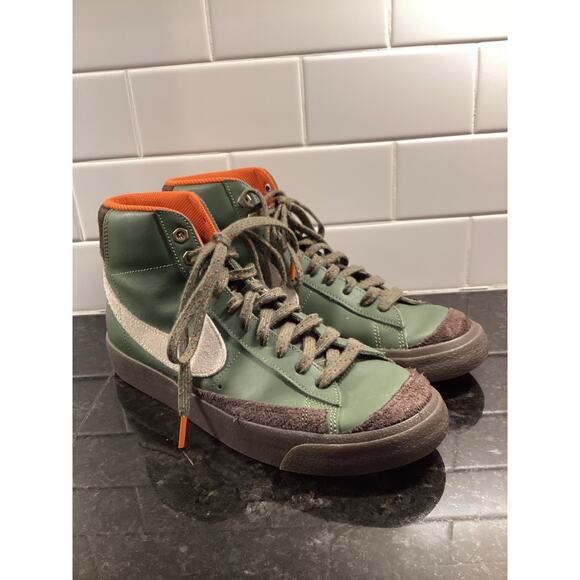 Nike Men's Blazer Mid '77 Goes Camping Sail Premium Shoes Army‎ Olive 9